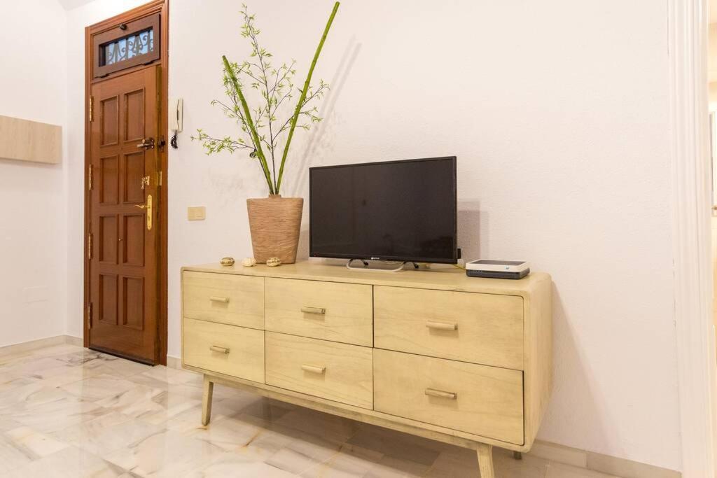 Tgh/ Malaga Centro Carreteria Apartment Exterior photo